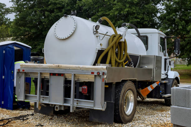 Best Portable restroom trailer rental  in Weatherby Lake, MO